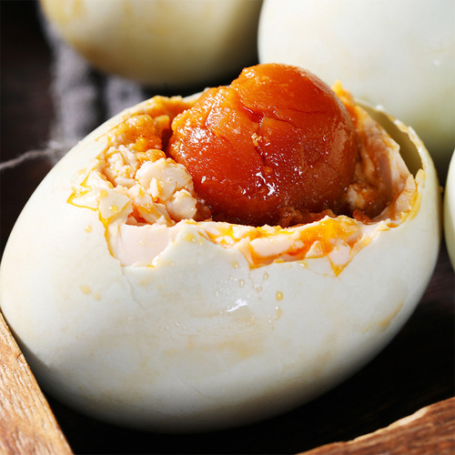 Factory Direct Sale of 20 Sea Duck Eggs (Over 50g) - Beibu Gulf Mangrove Roasted Sea Duck Eggs - Full Carton of Salted Duck Eggs