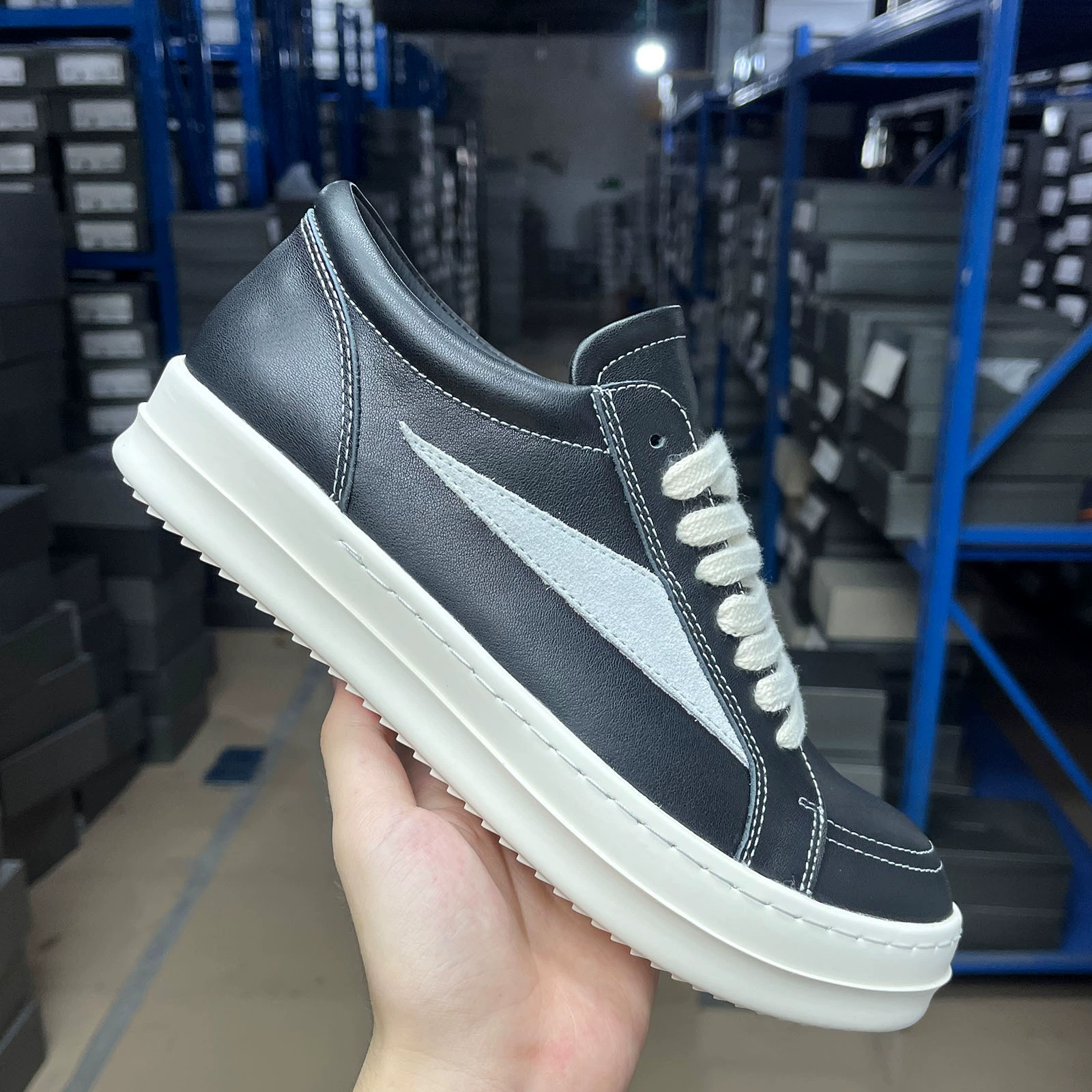 Мужские низкие кеды, летние кожаные кроссовки на толстой подошве в европейском стиле, темно-красные и черно-белые женские кроссовки, универсальная модная модель на плоской подошве.