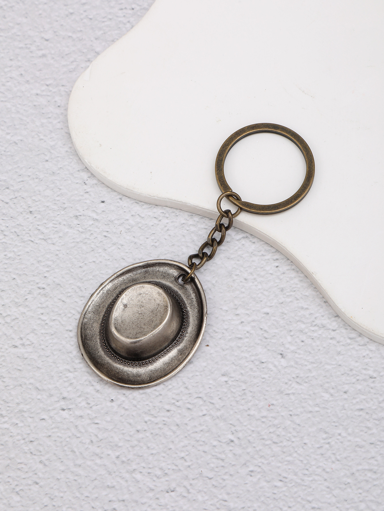 Retro Oval Alloy Keychain display picture 2