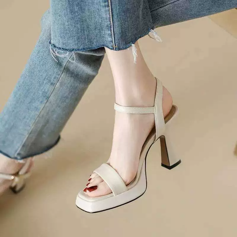 Женские летние босоножки 2025 года, корейский стиль, квадратный носок, открытый носок, ремешки, водонепроницаемые, на платформе, на толстом каблуке, модные, супер высокие каблуки, толстая подошва