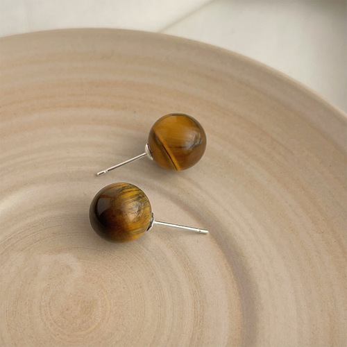 Retro Hong Kong Style Maillard Tiger Eye Stone Earrings French Temperament Fashionable Earrings Niche Unique High-end Ear Accessories