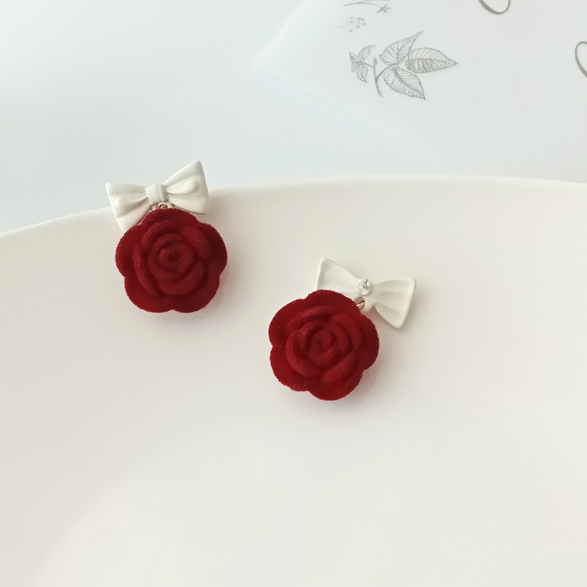 Sweet Flower Bow Knot Alloy Resin Earrings display picture 2