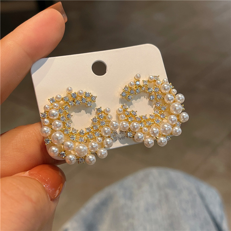 1 Pair Elegant Lady Geometric Plating Inlay Alloy Artificial Pearls Zircon Ear Studs display picture 3