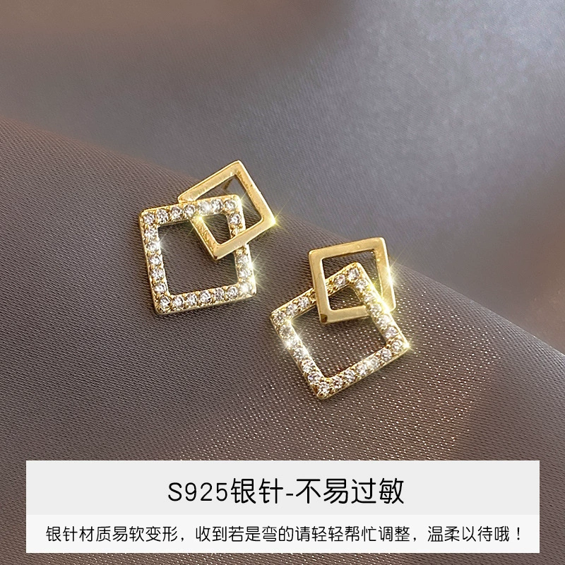 Серебряные серьги с иглой, серебро 925, акценты циркония и кошачий глаз, микроинlay, лёгкие 0.008 кг