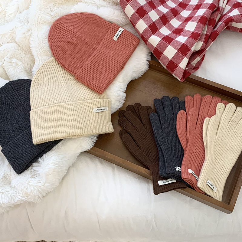 Bufandas guantes de sombrero de tres piezas de invierno nuevas parejas estudiantes de cabina guantes de sombrero bufandas de punto calientes