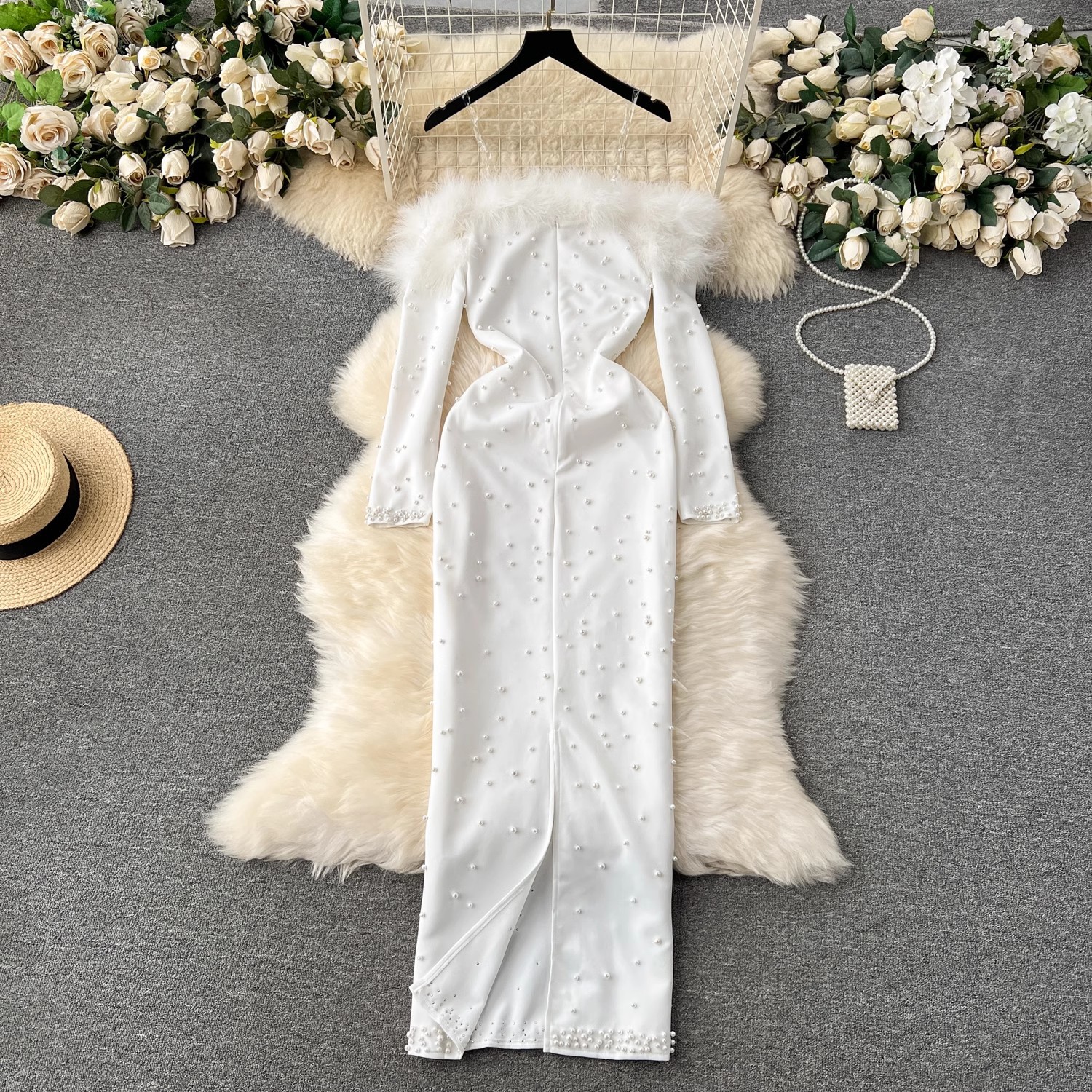 Abito donna con perline e dettagli in pelliccia stile da cerimonia_voghion.com