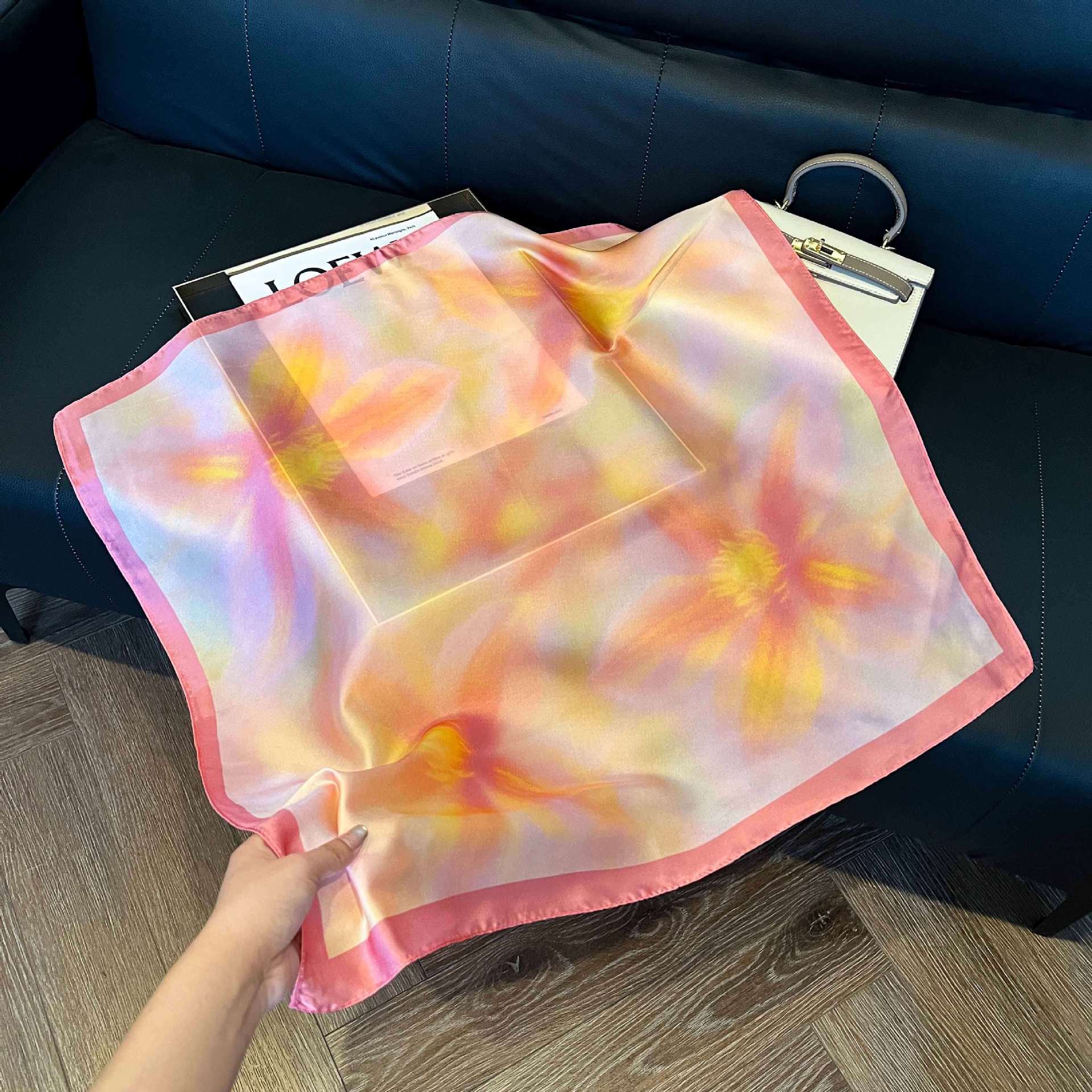 Transfronterizos nuevos bufandas de seda azul de alto nivel de seda cuadrada de simulación bufandas de moda de decoración de moda de combinación bolsa correa de pelo bufandas profesionales