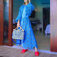 歐洲站跨境女裝2022春夏新款收腰綁帶藍色勾花鏤空長款大擺連衣裙