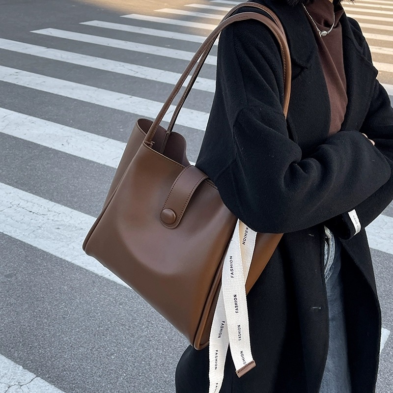 Women's High-end Shoulder Bag Women's Handbag Korean-style Simple Retro Autumn and Winter Large Capacity Portable Bucket Bag