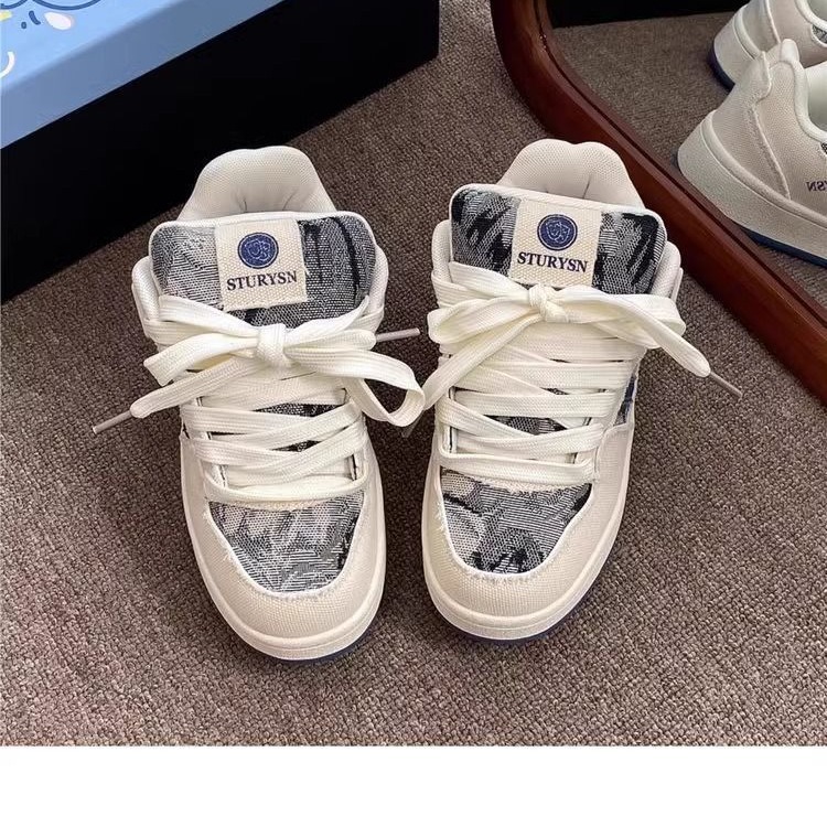 Jeans estilo de Hong Kong sensación de diseño de zapatos de pan para mujeres in tide 2024 otoño nuevo estilo versátil fiesta estudiantil zapatos casuales