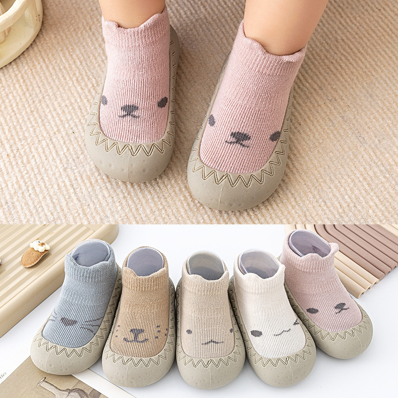 Zapatos y calcetines para bebés, zapatos de interior para primavera y otoño para niños y niñas, calcetines y zapatos para bebés con suela suave antideslizante, zapatos transpirables para niños pequeños.