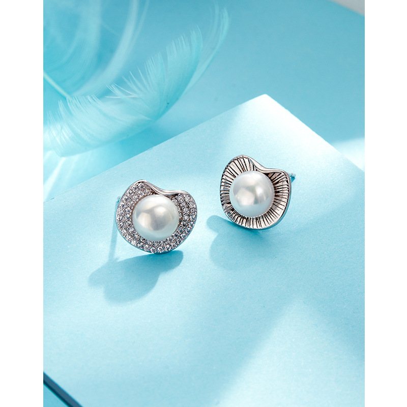 Pendientes de perlas de agua dulce pendientes de plata esterlina 2023 nuevo estilo ligero lujo nicho diseño temperamento personalizado pendientes de alta calidad