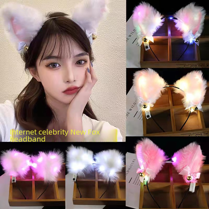 hair accessory with bow