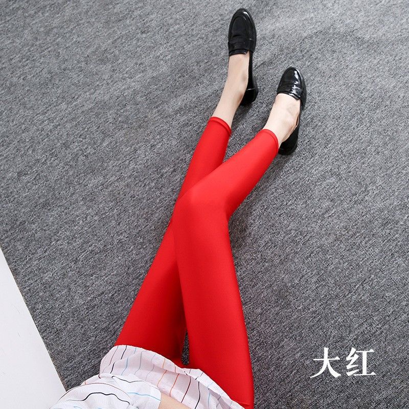 Merah terang / Ukuran bebas