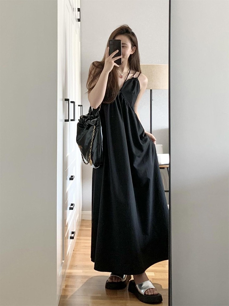 法式赫本风黑色连衣裙女2023夏季新款感吊带长裙设计感裙子潮