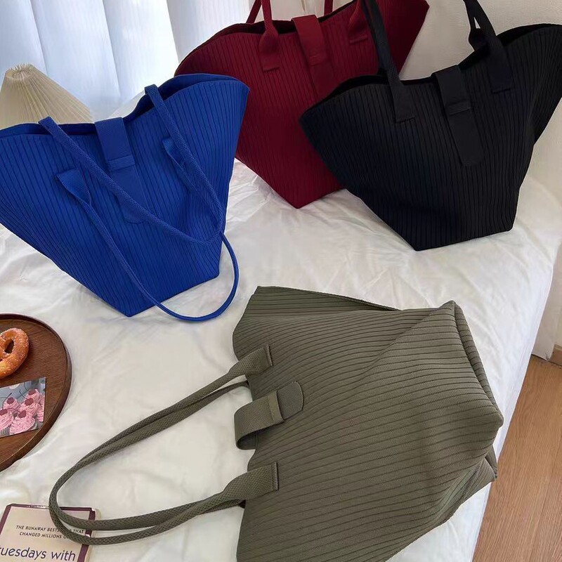 2025 New Large-Capacity Striped Shoulder Bag Women's Bag Handbag Work Commute Fashion Tote Bag Dumpling Bag