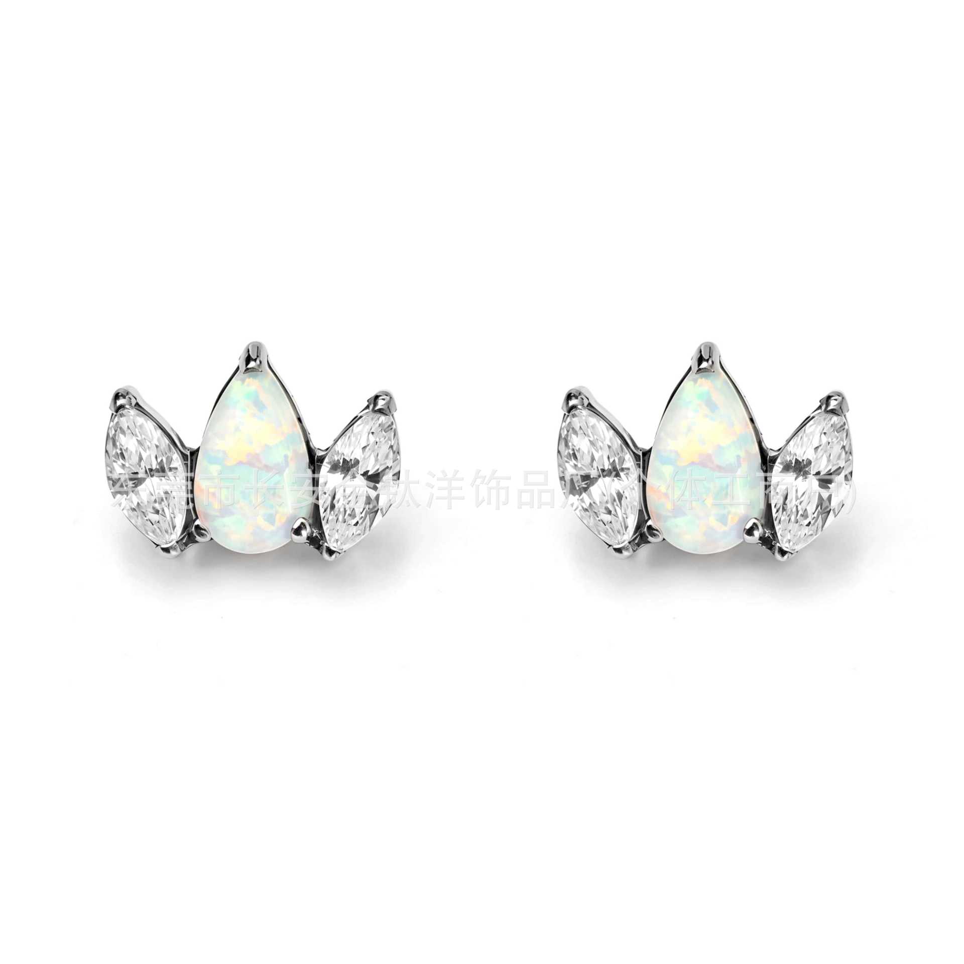 Pointed titanium steel lip stud product view