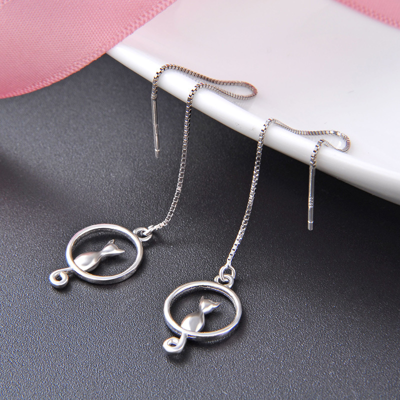 925 plata esterlina gatito pernos de orejas con bordas femeninas coreanas simple temperamento largo luna gatito orejas joyerías al por mayor