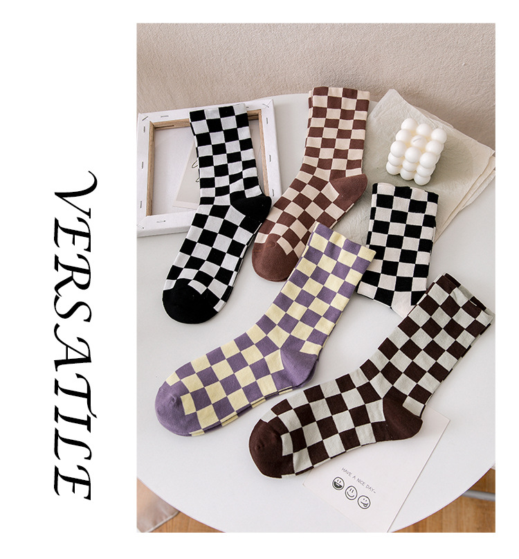 Schachbrettsocken Großhandel Damenschlauch Baumwolle Lange Schlauch Damen Herbst- Und Wintersocken display picture 3