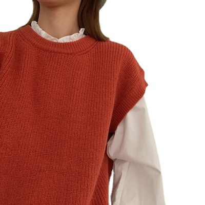 White Collared Loose Women's Spring Design Sensory V-Neck Top with Edible Fungus Detail Trendy Basic Shirt