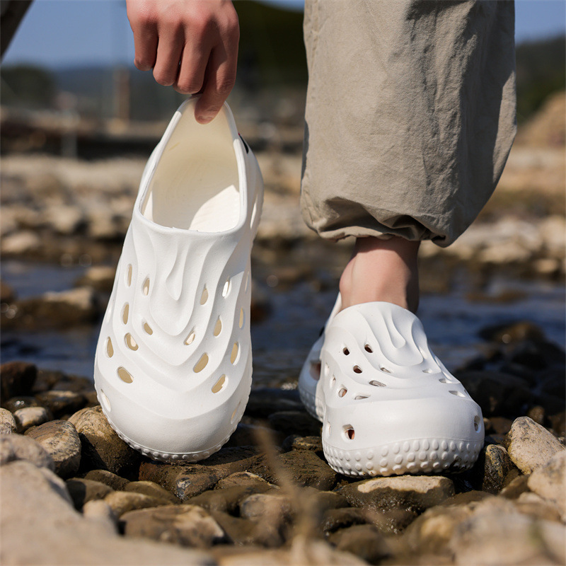 Los fabricantes envían nuevos zapatos con agujeros de verano para hombres eva transpirable, convexo, antideslizante, fuera del hogar, ocio, transfronterizo