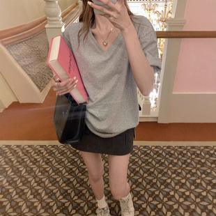 V-neck Solid Color T-shirt Women's Short-sleeved Summer 2025 New Base Casual Korean-style Slimming Korean-style Loose plus size Top