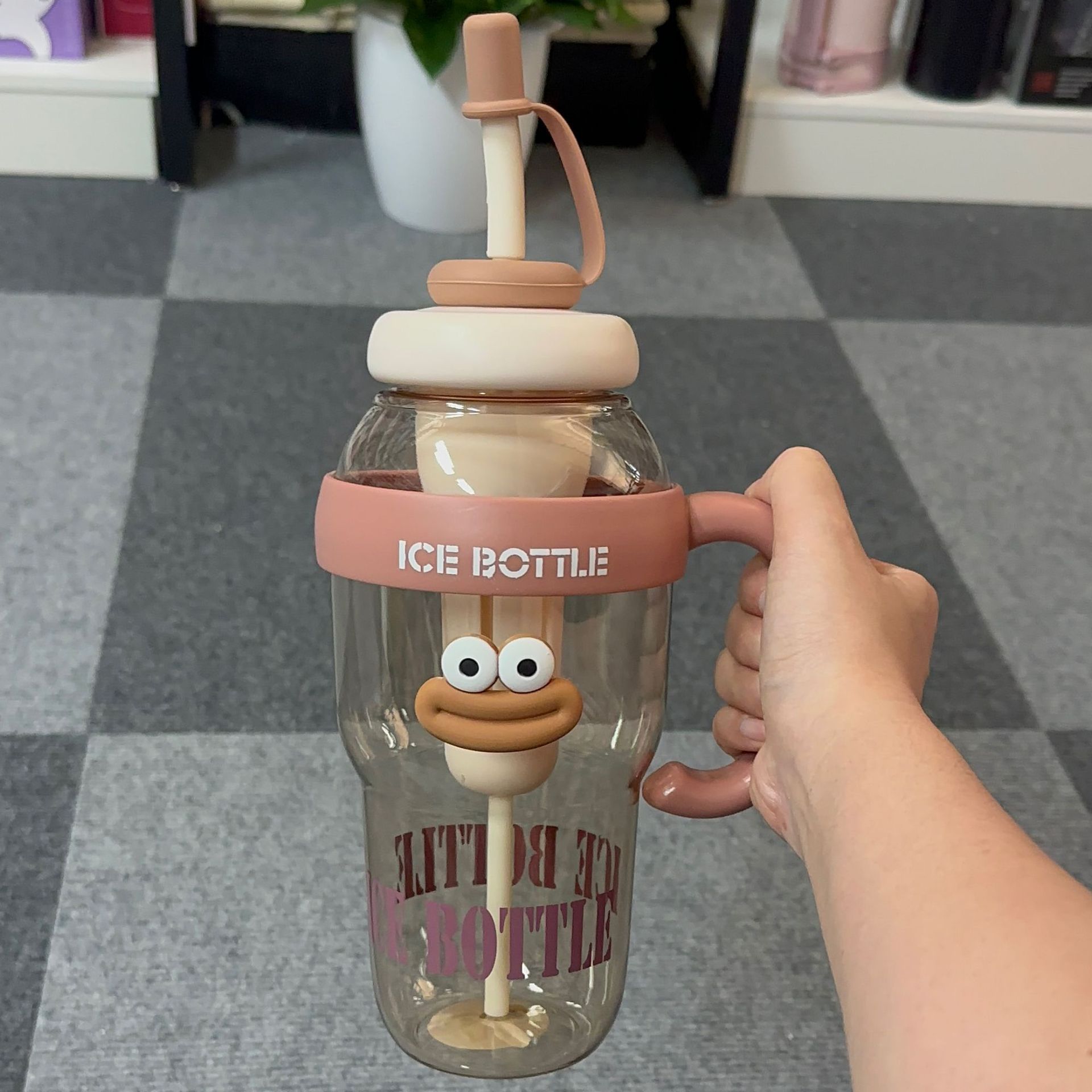 Nueva taza de plástico de verano Big Mac de moda linda taza de paja resistente a altas temperaturas de gran capacidad taza de regalo portátil