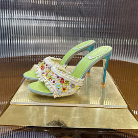 欧美2025年冬季新款露趾花朵高跟凉鞋女外穿细跟性感一字凉拖鞋