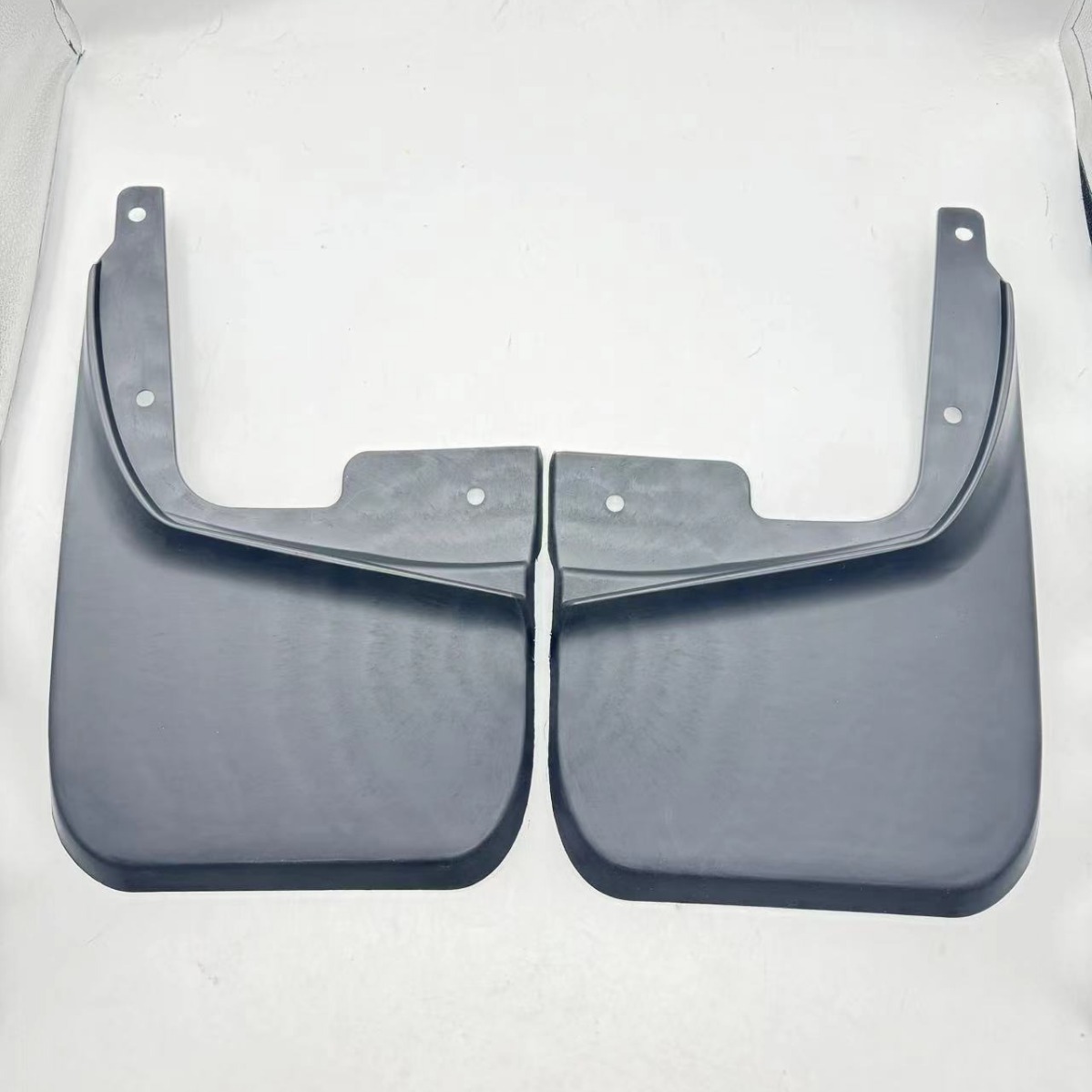 Aplicable a la versión original del guardabarros de neumáticos de la camioneta SAIC Maxus T60