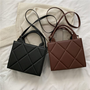 Fashionable brand capacious one-shoulder bag with diamond pattern, universal shoulder bag, city style