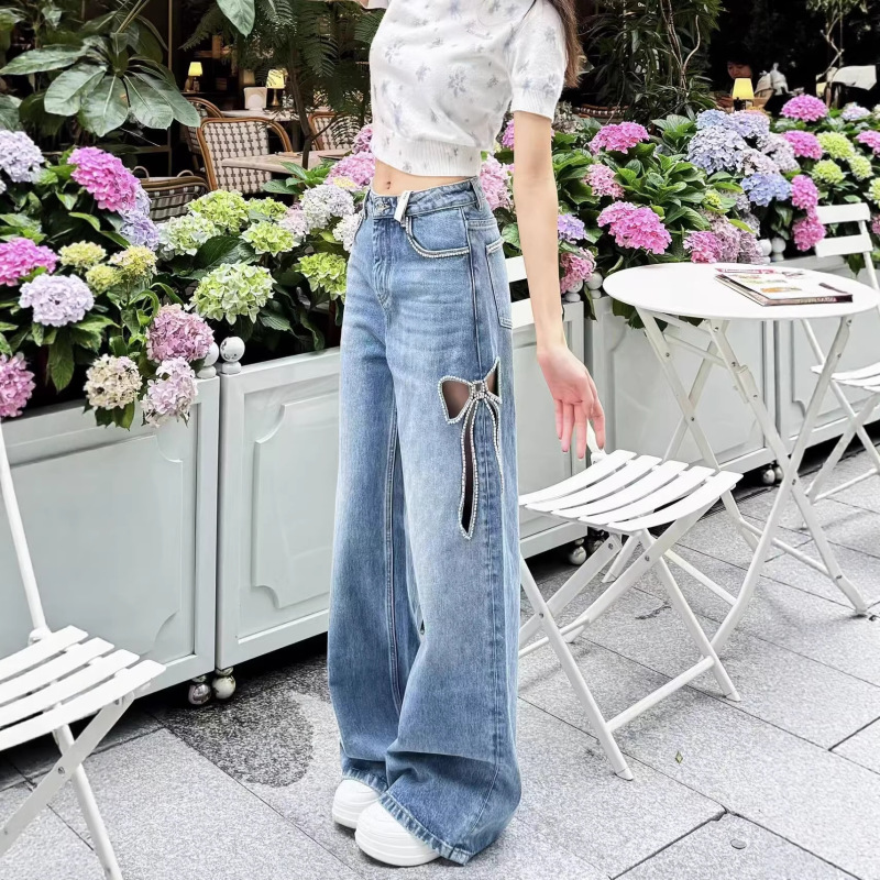 Ann Nanyou High-End 2026 Summer New High-Waisted Wide-Leg Slimming Jeans for Women with Hand-Stitched Rhinestones and Hollow-Out Bow Design