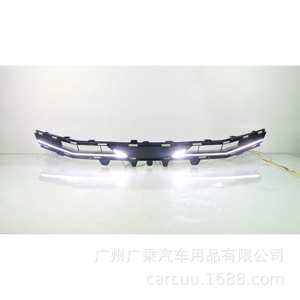 Aplicable a 24 Toyota Camry Sport Luz de red media Luz de conducción diurna Luz de flujo de dirección Luz de niebla delantera