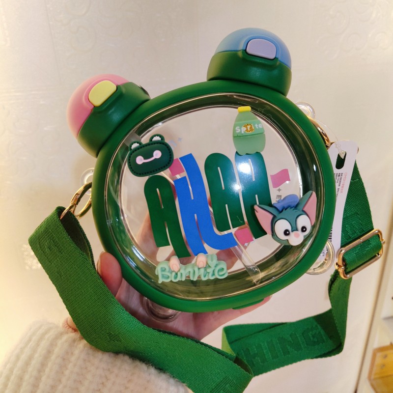 Taza de agua para niños diseño vida de fresa y oso, doble pajita, plástico resistente al calor 750ML, súper lindo hervidor para estudiantes.