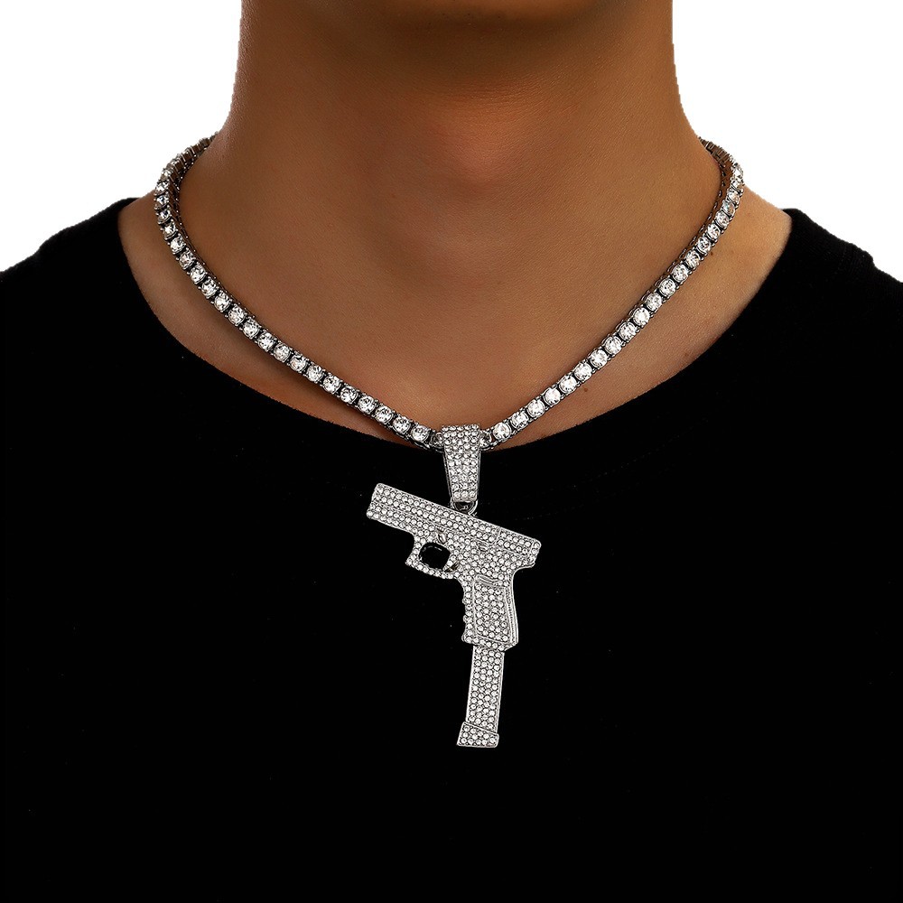 Colgante de ametralladora UZI de hombre punk pop