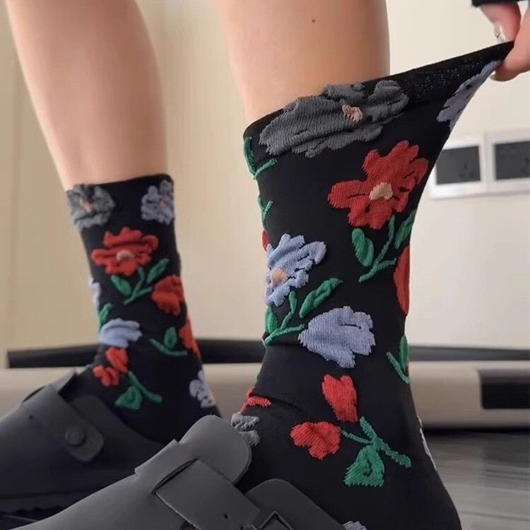 The Color Scheme of the Taste of Autumn Is Really Suitable for Autumn. It Is Full of Autumnal Retro Socks for Women