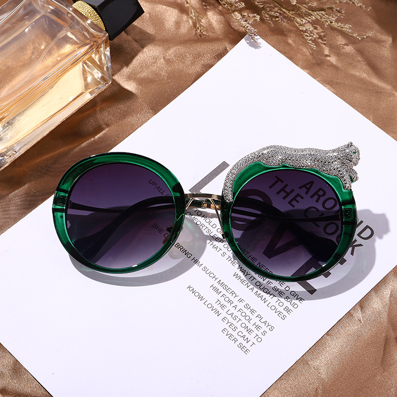Fashion Leopard Pc Round Frame Diamond Full Frame Women's Sunglasses display picture 5