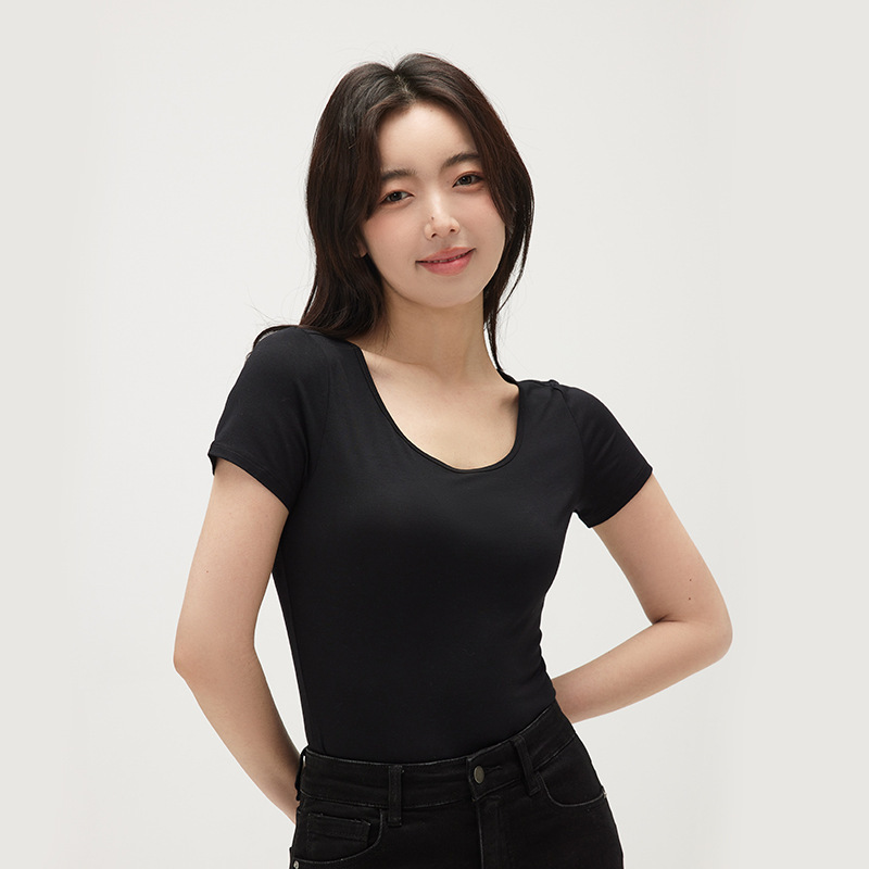 블랙.