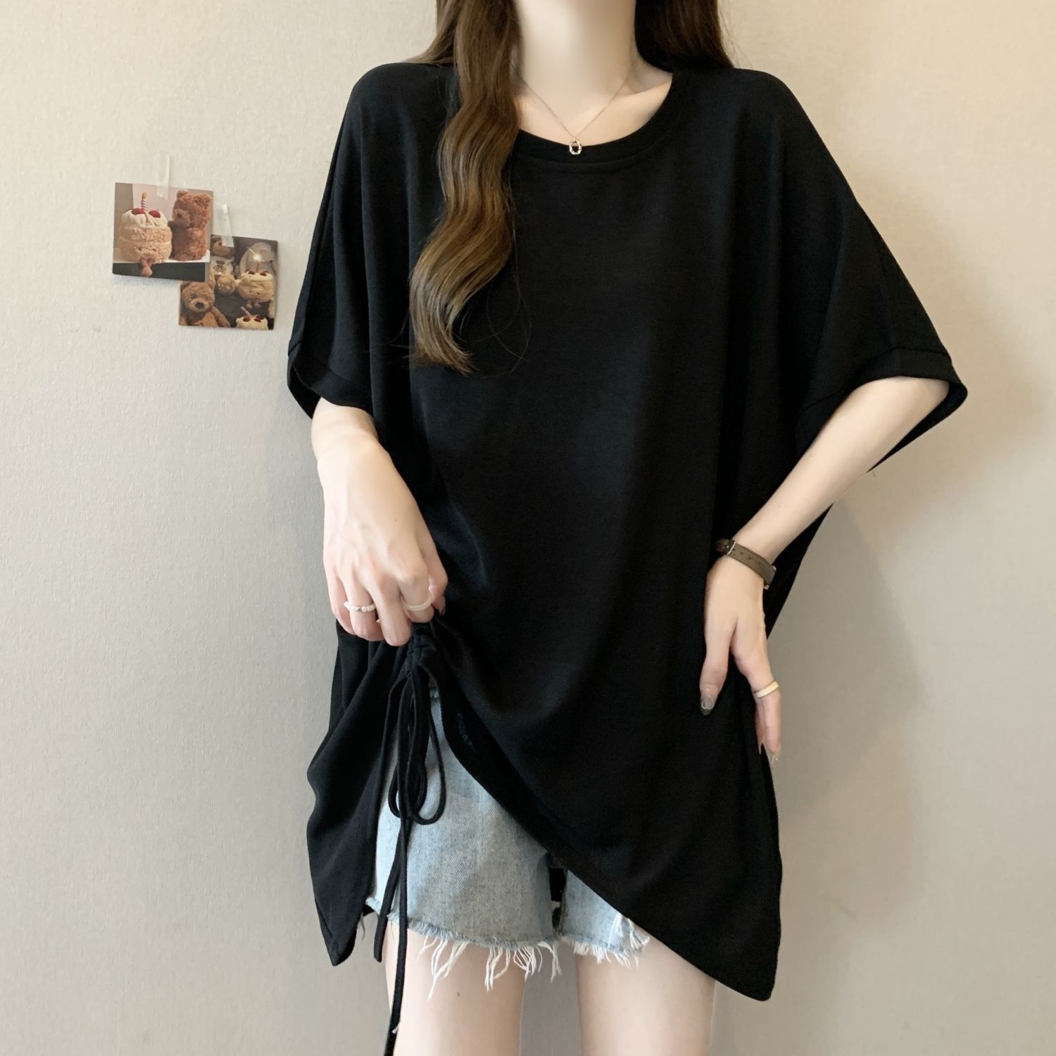 Camiseta de manga corta con cordón de diseño de gran tamaño para mujer verano 2024 nuevo estilo suelto y delgado mm exterior top femenino ins