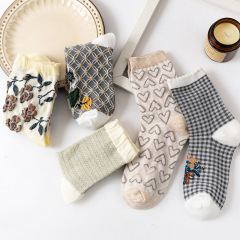 Vintage Court Socks for Women, Mid-Calf Socks for Outdoor Wear, Trendy Ins Korean Style, Cute Bubble Flower Design, Japanese Style Long Socks for Autumn and Winter