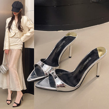 2025新款露趾尖头漆皮细跟一字拖女夏性感外穿凉拖鞋时尚高跟鞋女
