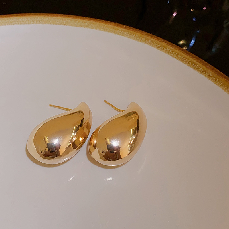 銀針秋冬レトロ香港風気質ピアス女性ネット赤高級感イヤリング金色百合新耳飾り卸売り|undefined