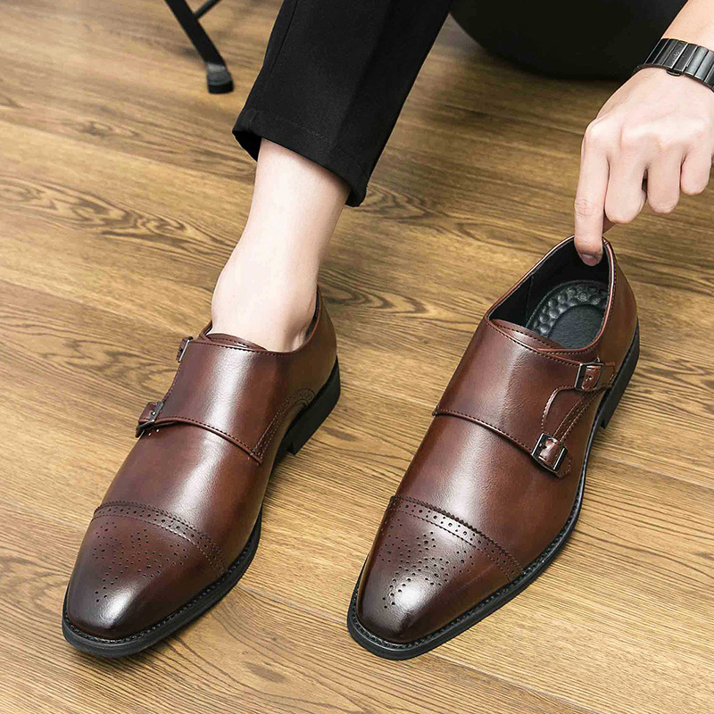 Zapatos de hombre transfronterizos más tamaño nuevos zapatos de cuero casuales moda zapatos de vestir de negocios para hombres tendencia zapatos de cuero tallados Bullock image 3