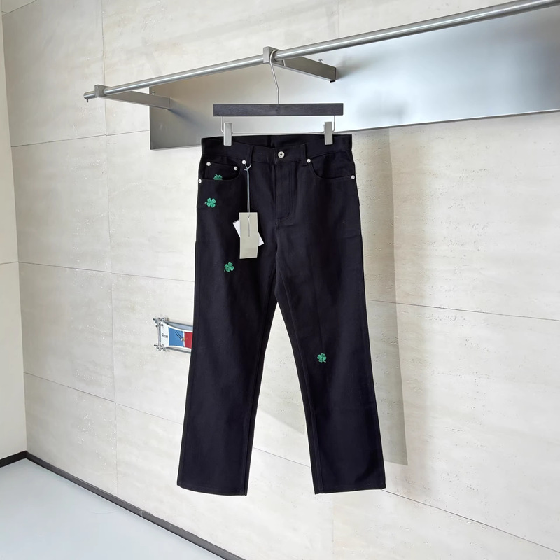 High-End Di Brand 26Ss New Model Four-Leaf Clover Embroidered Straight-Leg Jeans, Fashionable, Slimming, Versatile, Unisex High-End Di Brand 26Ss New Model Four-Leaf Clover Embroidered Straight-Leg Jeans, Fashionable, Slimming, Versatile, Unisex