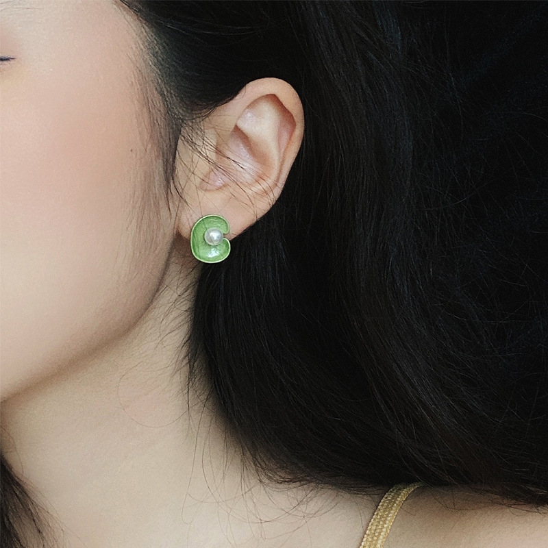 new Retro green lotus leaf Pearl alloy Clip earrings stud earrings