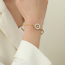 欧美新款五角星创意镂空开口钛钢镶钻光面潮流高级感不锈钢手镯