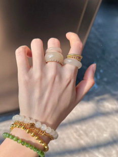 ��Ȼ�������ָź��ɫ�����Ů����Ϻ������ָ����ɫ��h�ͶY��