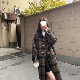 遇阅钰法式复古格纹毛呢大衣女冬2025新款宽松加厚牛角扣中长款过