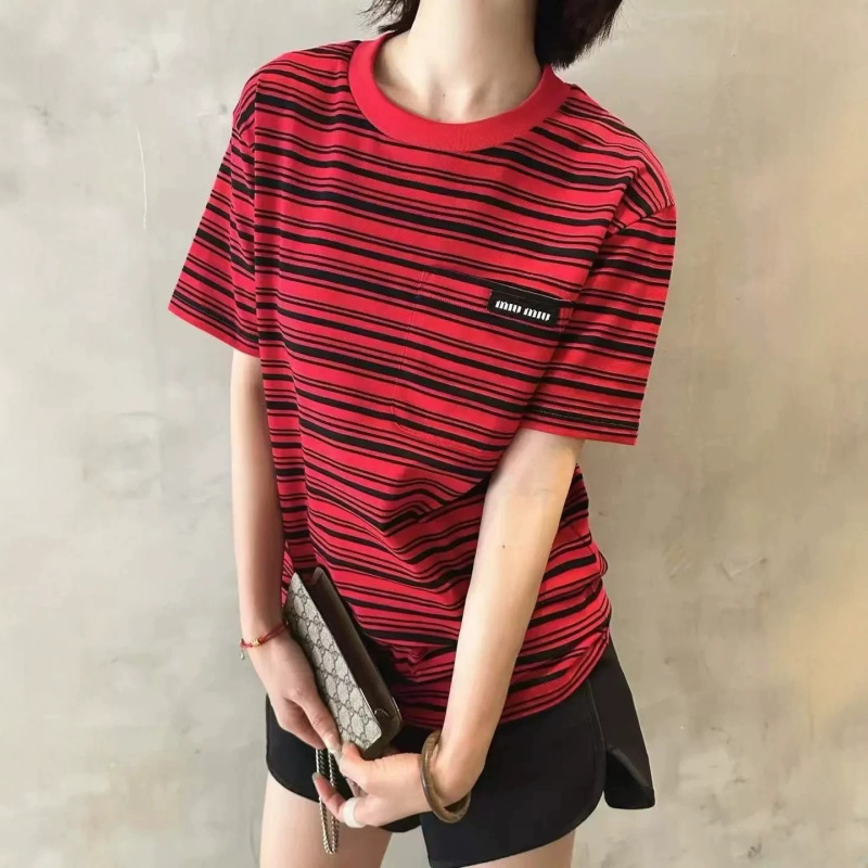 Miumiu Women's Summer Letter Logo Patch Pocket Color-Blocking Slim-Fit Striped Couple T-Shirt Short Sleeve Women's Miumiu Women's Summer Letter Logo Patch Pocket Color-Blocking Slim-Fit Striped Couple T-Shirt Short Sleeve Women's