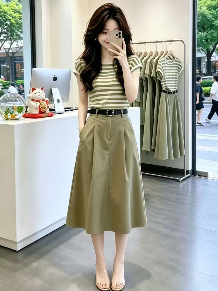 Elegant summer dress for leisure