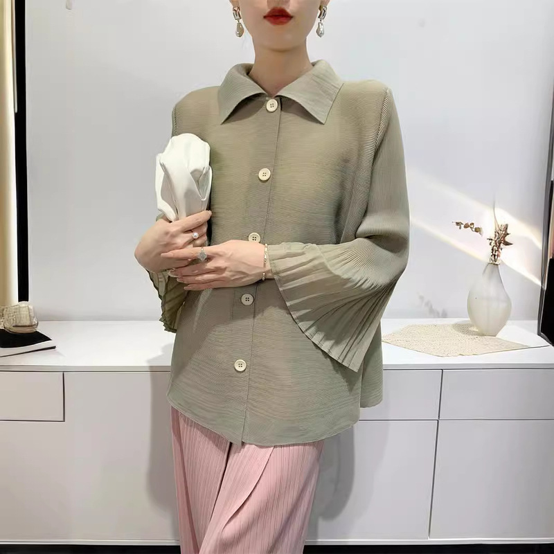 2024 Spring and Autumn New Arrival Pleated Shirt Women's Blast Sleeve One-breasted Toothpick Pleated Top Loose Casual Mother's Suit